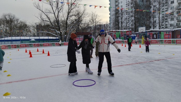 Семьи Академического района завоевали «бронзу» на ледовой эстафете