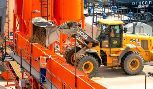 Собянин: Материалы для дорожного ремонта производятся на московских заводах