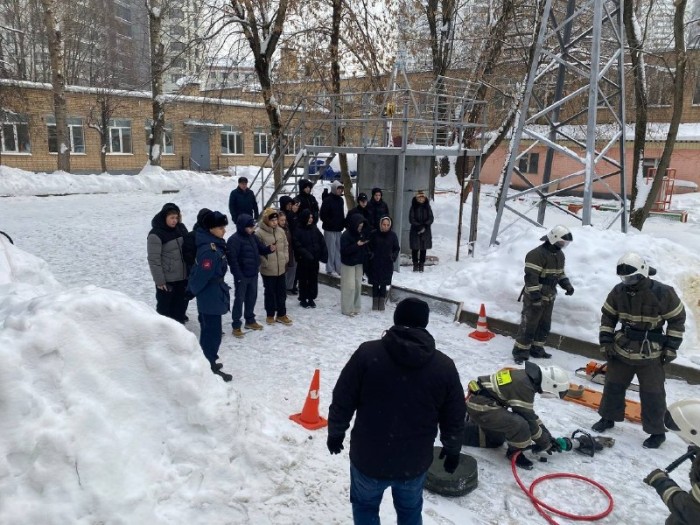 Кадеты школы №626 посетили день открытых дверей в пожарно-спасательном колледже