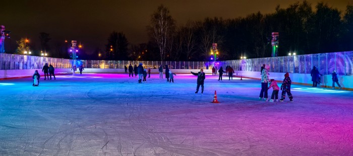 В Теплом Стане открыты каток и лыжная трасса