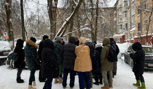 Глава управы Академического района обсудил с жителями благоустройство дворов