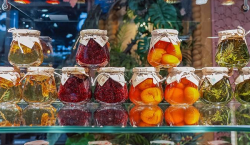 На ярмарке на Старокачаловской улице можно приобрести варенье из Карелии