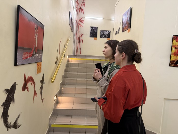 Чайные плантации и небоскребы: в Дарвиновском музее открыли «окно» в Китай