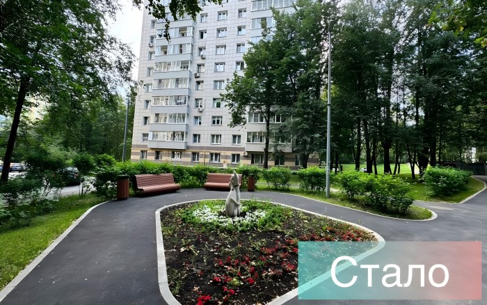 В районе Черемушки благоустроили двор на улице Обручева