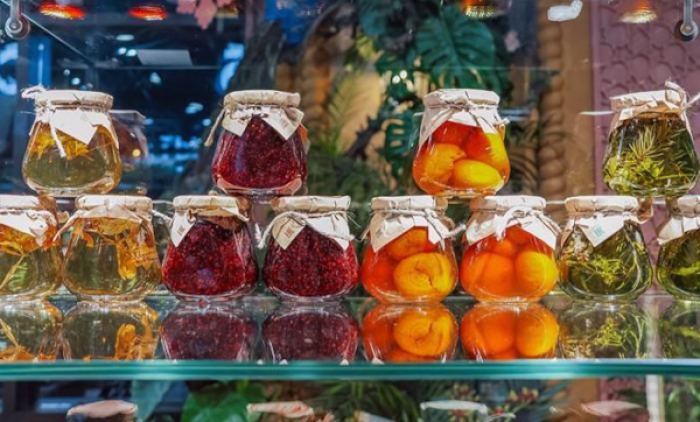 На ярмарке на Старокачаловской улице можно приобрести варенье из Карелии