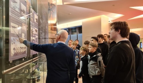 Воспитанники ГБУ ЦССВ «Каховские ромашки», подшефного Управлению, посетили Музей Героев Советского Союза и России