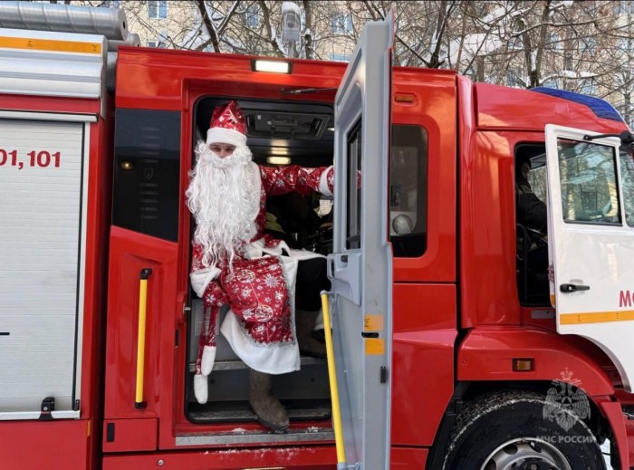 В Свято-Софийском социальном доме спасатели провели зимний урок безопасности