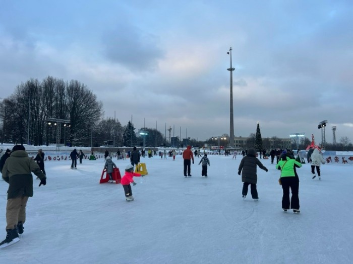 На катке Московского дворца пионеров прошел мастер-класс по катанию на коньках