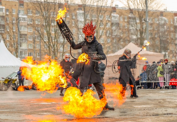 В парке «Надежда» прошло шоу каскадеров
