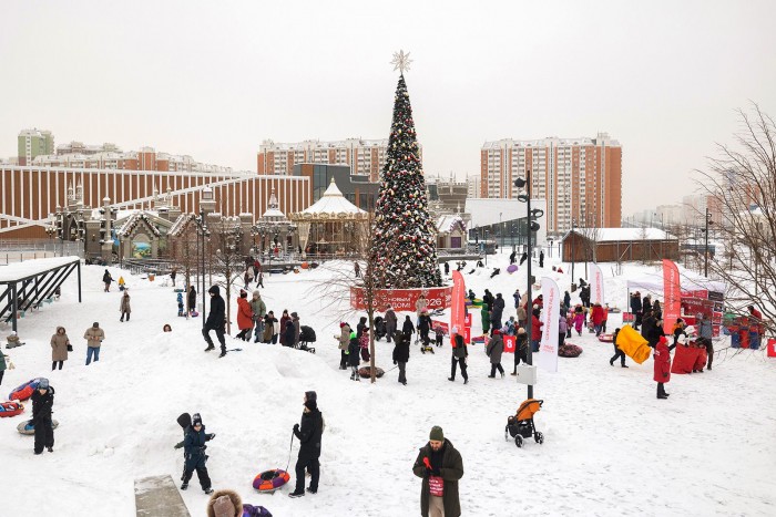 Февральские выходные в столице: коньки, шоу и народные игры