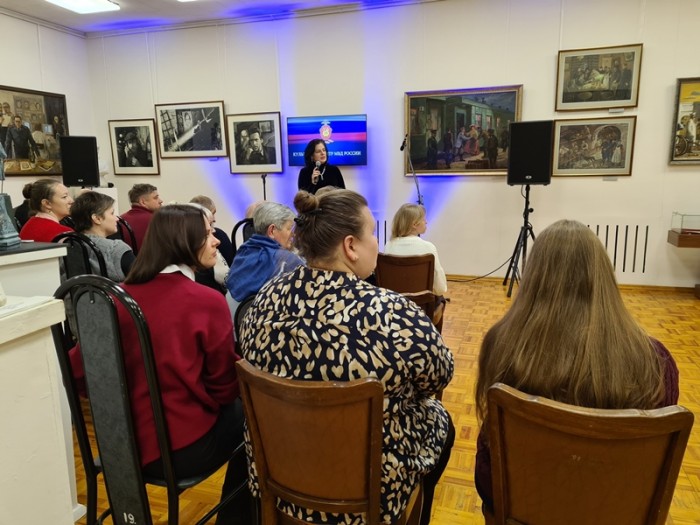 Ветераны УВД по ЮЗАО посетили выставку «Русский детектив» в Студии художников имени В.В. Верещагина МВД России