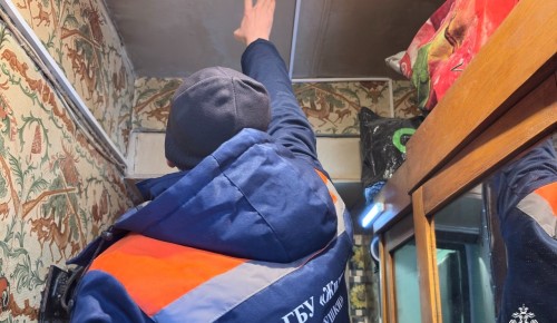 Специалисты проводят акцию по установке пожарных извещателей в многоквартирных домах