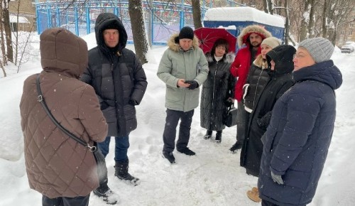 В Гагаринском районе осмотрели территории на Ленинском проспекте и ул. Фотиевой
