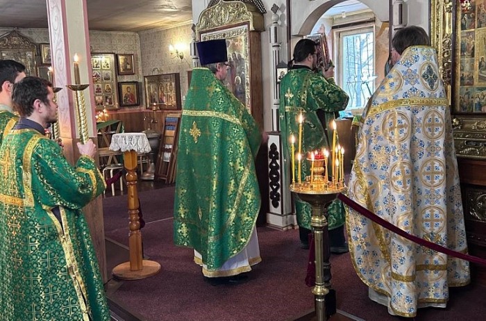 В храме Святых Праведных Симеона Богоприимца и Анны Пророчицы отметили престольный праздник