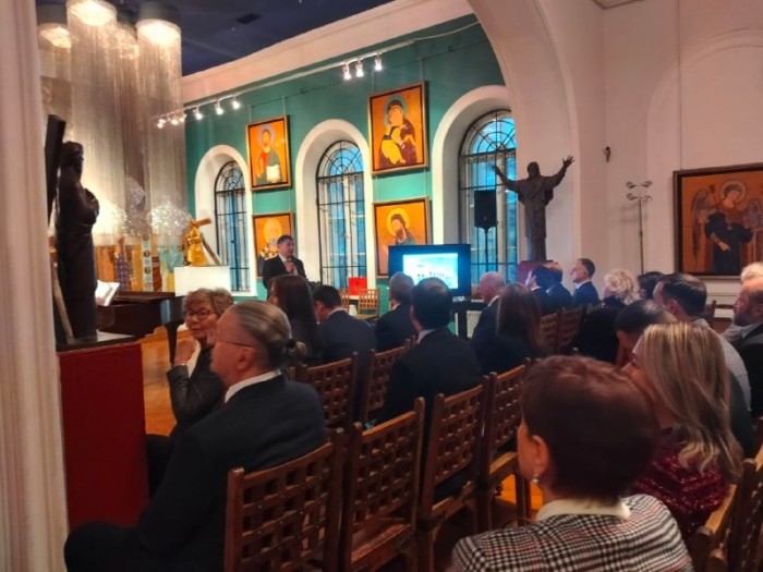 Представители Академии акварели и изящных искусств Сергея Андрияки посетили презентацию альбома «Pittori Russi»