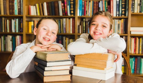 В библиотеке №173 пройдет литературно‑игровая программа «Сказки братьев Гримм»