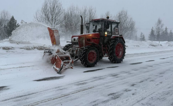 43 единицы техники и 154 дворника чистят снег в Северном Бутове