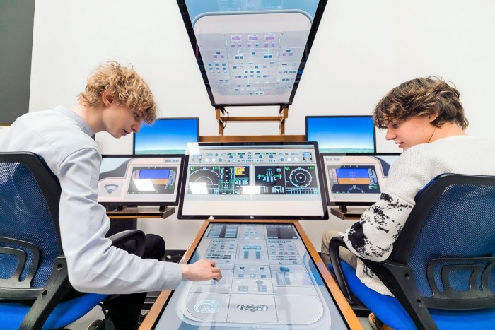 Собянин: Более 400 партнеров сотрудничают с предпрофессиональными классами