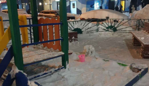 Управа Южного Бутова проверила безопасность детских площадок