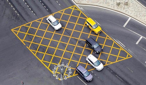 На двух перекрестках в Зюзине в этом году появится вафельная разметка