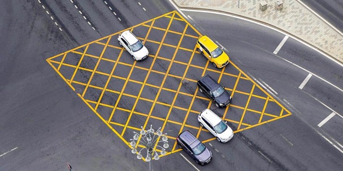 На двух перекрестках в Зюзине в этом году появится вафельная разметка