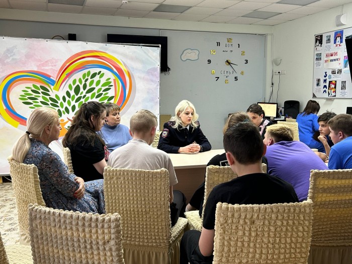 На юго-западе столицы в рамках ОПМ «Подросток – семья» сотрудники полиции провели профилактическое мероприятие с детьми