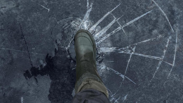 Сотрудники Управления по ЮЗАО Департамента ГОЧСиПБ регулярно проводят профилактические беседы с посетителями водных объектов округа