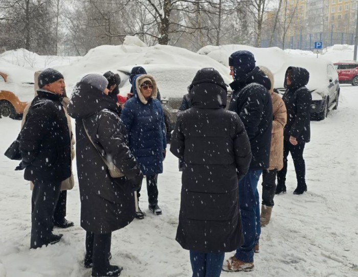 Содержание спортивного кластера и детской площадки проверил глава управы Ясенева