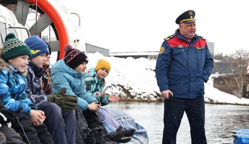 К 126-летию Василия Ивановича Чуйкова московские спасатели на воде поделились историями спасения