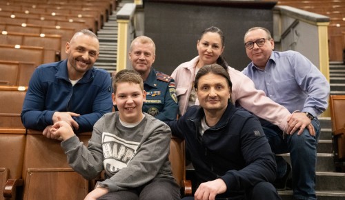 Сотрудники Управления по ЮЗАО ГУ МЧС России приняли участие во всероссийской акции «Ёлка желаний»