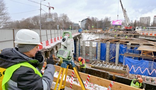 В Гагаринском районе проходит масштабная реконструкция Воробьевского путепровода