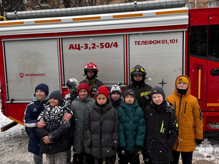 «Знать, чтобы спасти»: в библиотеке № 183 имени Данте Алигьери провели для детей лекцию по безопасности