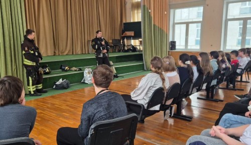 Сотрудники МЧС традиционно организуют в первую неделю весны открытые уроки по ОБЖ в образовательных учреждениях ЮЗАО