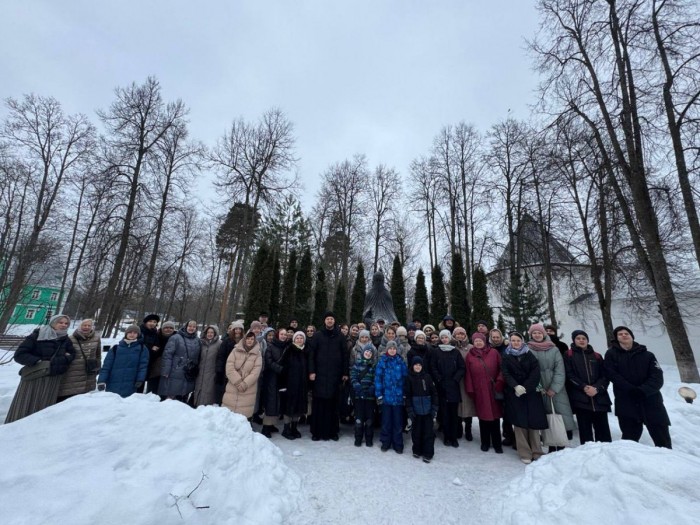 Прихожане Троицкого храма в Старых Черёмушках посетили древние обители Подмосковья