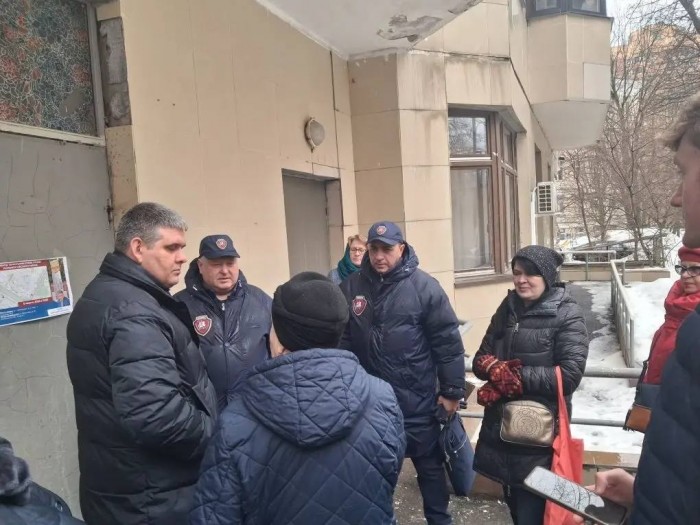 В Ломоносовском районе осмотрели территории на улице Гарибальди