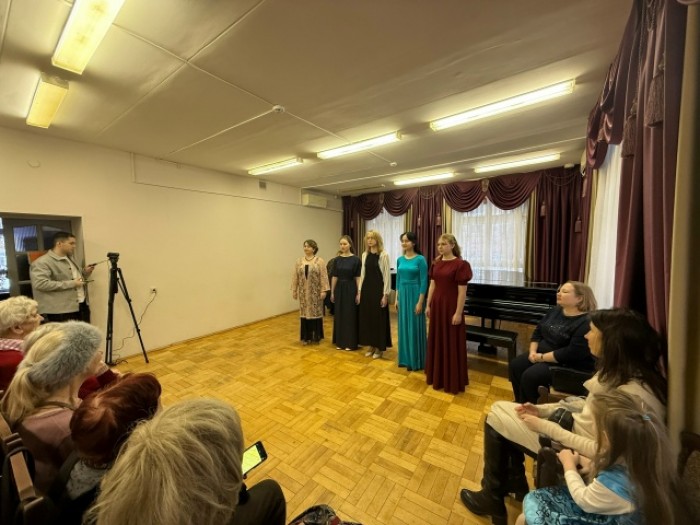 В Центре вокального искусства имени Валентины Левко прошел концерт для общественных советников