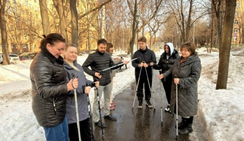 В Гагаринском районе провели мастер-класс по северной ходьбе