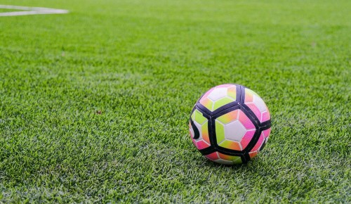 Соревнования по футболу «Кожаный мяч» проведут на Азовской улице