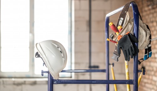 В Ясеневе обновили фасад дома 1981 года постройки