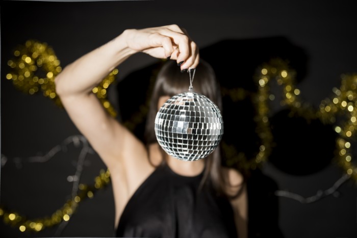 В ЦМД «Академический» пройдет диско-вечер «Романтика»