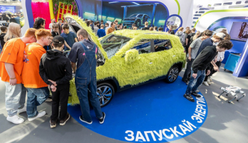 Девятиклассники школы №2006 посетили Форум колледжей Москвы