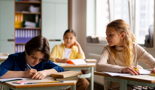 В школе №117 прошел квиз «На языке дружбы»