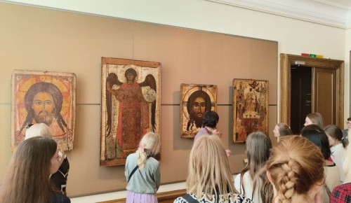 Молодежь храма в Котловке прикоснулась к древнерусскому искусству в Третьяковской галерее