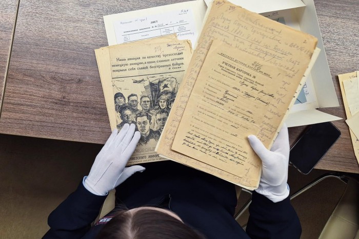 В Главархиве школьники и студенты колледжей изучат документы летчиков