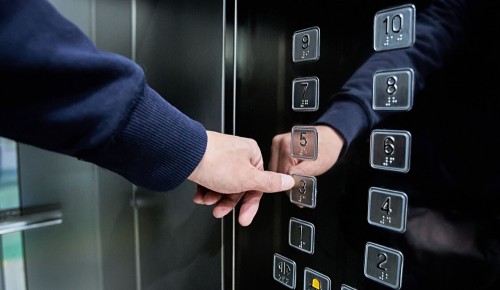 Жители ЮЗАО могут узнать о замене лифтов в доме благодаря интерактивной карте