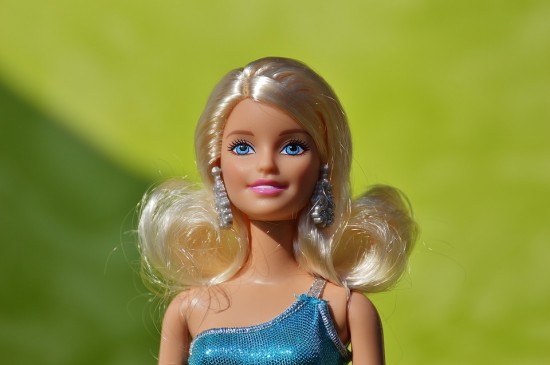 Выставку кукол Barbie на Воробьевых горах посвятили первому поколению женщин-машинистов