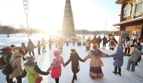 В Москве проходят рождественские гулянья