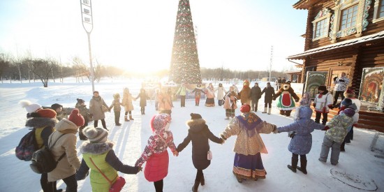 В Москве проходят рождественские гулянья