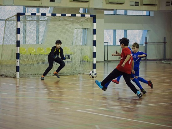 Команда Академического района завоевала серебро на окружных соревнованиях по мини-футболу