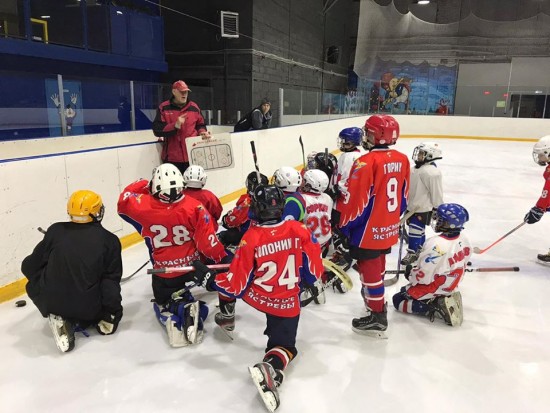 Команды Академического района сразились на районном хоккейном турнире